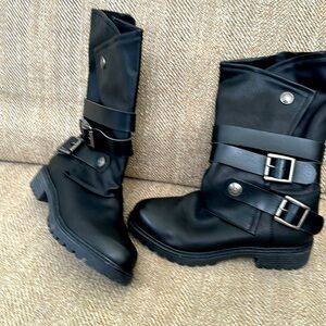 BLOWFISH ~MALIBU : Black calf height boots. Vegan leather. Rubber soles. Sz: 6M